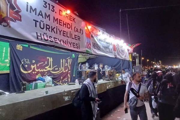 Erbain yürüyüşünde gökkuşağı renginde milyonlarca ziyaretçinin varlığı |fotoğraf