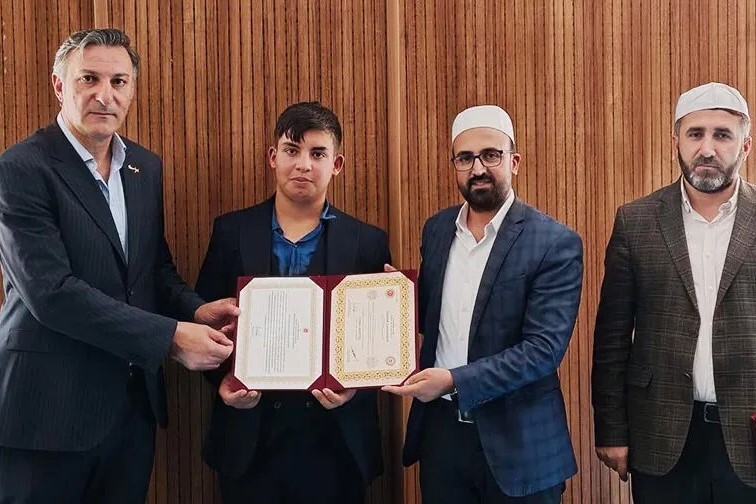 Gürpınar'da hafızlar belge aldı