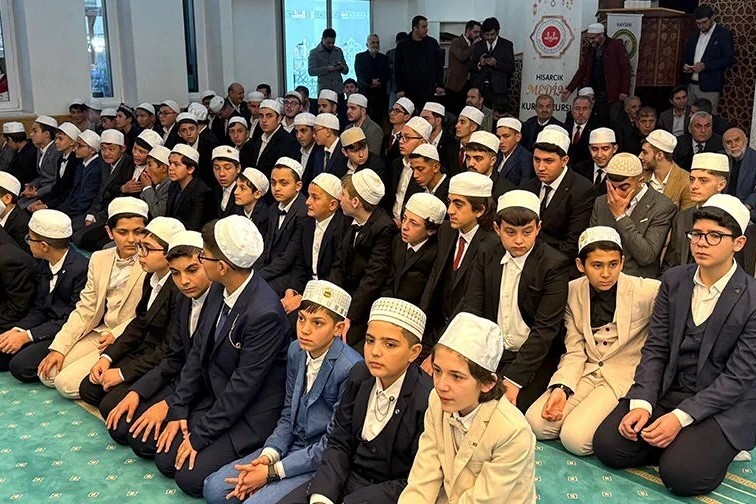 Kayseri'de 183 hafız belge aldı Kayseri'de 183 hafız belge aldı