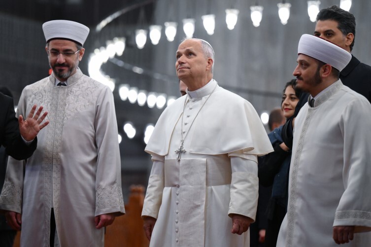 Papa 14. Leo, Sultanahmet Camii'ni ziyaret etti