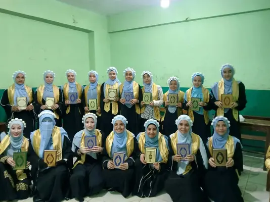 Mısır’ın bir köyünde tüm Kur’an hafızları için tören düzenlendi Mısır’ın bir köyünde tüm Kur’an hafızları için tören düzenlendi