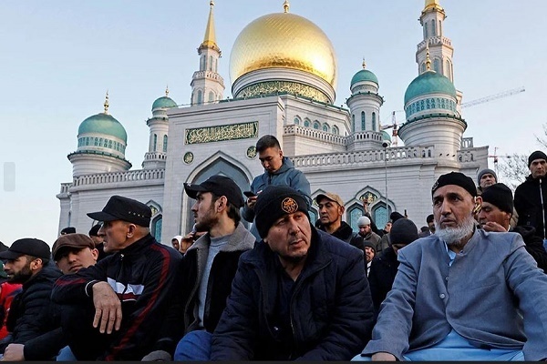 Dünya genelinde Ramazan Bayramı namazlarından kareler