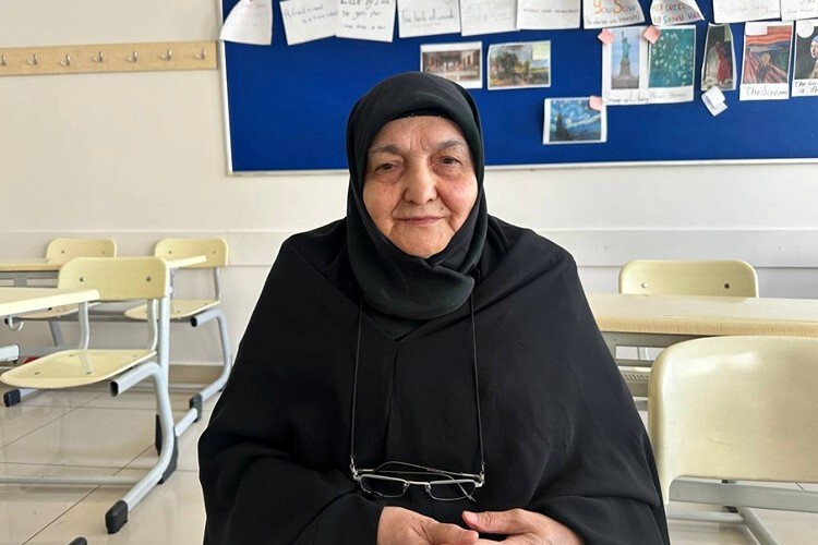 İstanbul’da yaşayan 78 yaşındaki kadın imam hatip lisesini bitirip hafız oldu