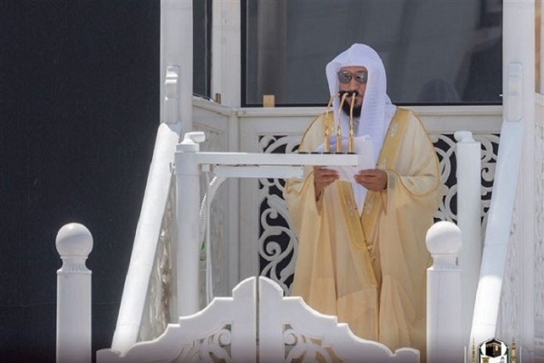 Mescid-i Haram’da Cuma namazı hutbesi 35 dile çevirildi