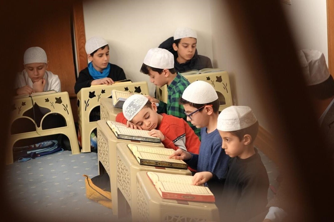 Mukabele geleneği her yaştan vatandaşı camilerde bir araya getiriyor