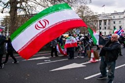 Londra’da ABD ve İsrail’in savaş politikalarına karşı kitlesel protesto