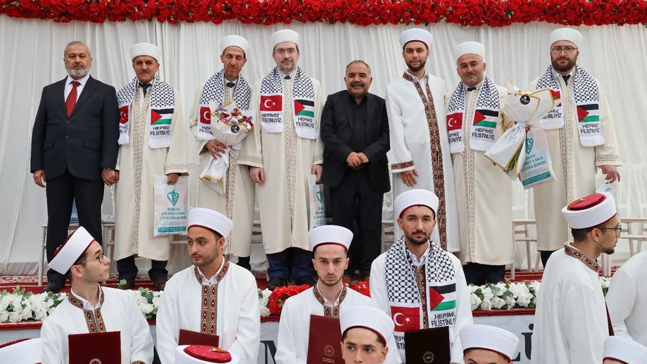 Çaycuma’da hafızlar icazet sevinci yaşadı