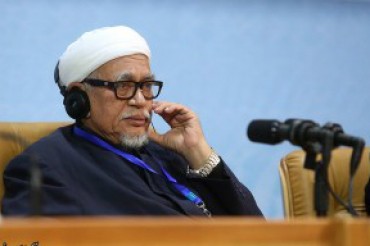 اسلحے کی فروخت کے لیے مسلمانوں میں اختلافات کی سازش اسلحے کی فروخت کے لیے مسلمانوں میں اختلافات کی سازش
