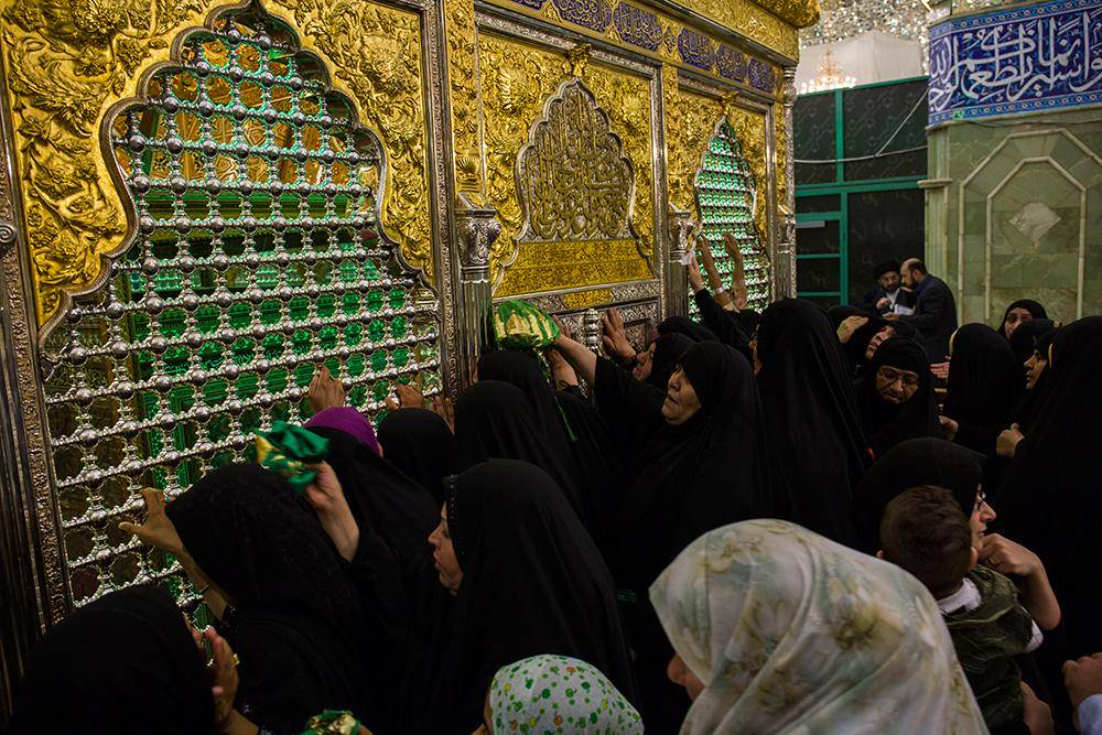 حرم مطهر حضرت عباس(ع) زائرین کے لیے کھول دیا گیا حرم مطهر حضرت عباس(ع) زائرین کے لیے کھول دیا گیا