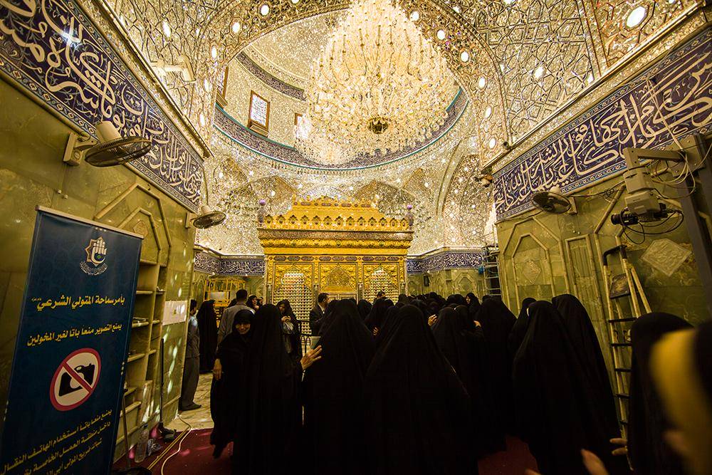 حرم مطهر حضرت عباس(ع) زائرین کے لیے کھول دیا گیا حرم مطهر حضرت عباس(ع) زائرین کے لیے کھول دیا گیا