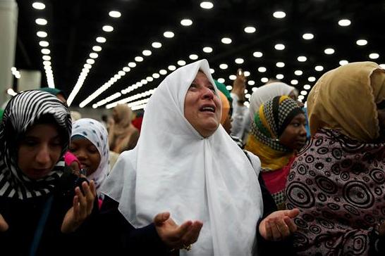 دنیا کے عظیم ترین باکسر محمد علی کلے کی نماز جنازہ تدفین مکمل+ فوٹو دنیا کے عظیم ترین باکسر محمد علی کلے کی نماز جنازہ تدفین مکمل+ فوٹو