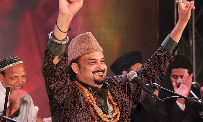 معروف قوال امجد صابری تکفیریوں کے قاتلانہ حملے میں جان بحق