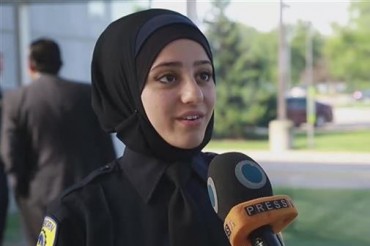 امریکہ؛ «ڈیربرن» میں پہلی محجبہ پولیس امریکہ؛ «ڈیربرن» میں پہلی محجبہ پولیس