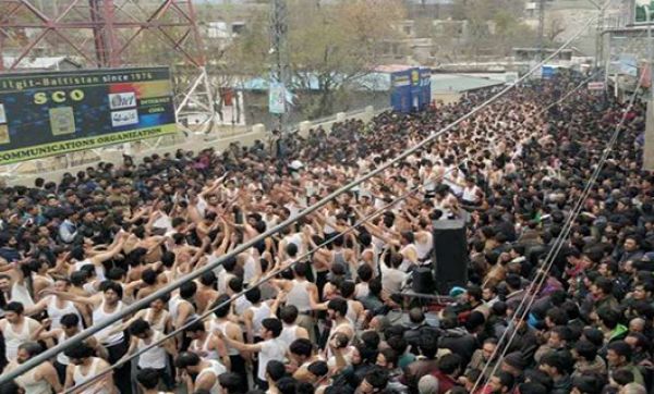 چہلم پر کربلائے معلی میں کروڑوں عزاداروں کا اجتماع چہلم پر کربلائے معلی میں کروڑوں عزاداروں کا اجتماع