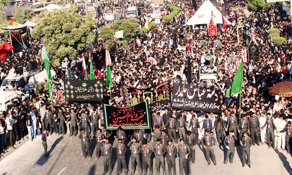 چہلم پر کربلائے معلی میں کروڑوں عزاداروں کا اجتماع چہلم پر کربلائے معلی میں کروڑوں عزاداروں کا اجتماع