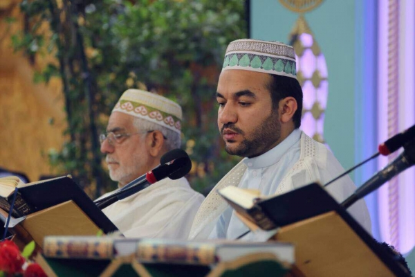 حرم حسينی میں رمضانیہ ختم قرآن کا اختتام + تصاویر حرم حسينی میں رمضانیہ ختم قرآن کا اختتام + تصاویر