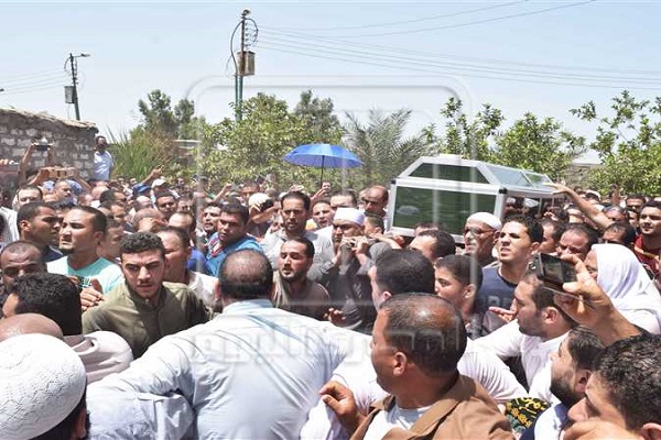 مرحوم طنطاوی کی نماز اور تشیع جنازہ کے مناظر