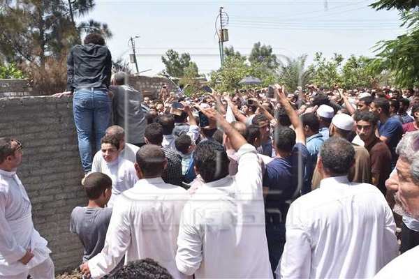 مرحوم طنطاوی کی نماز اور تشیع جنازہ کے مناظر
