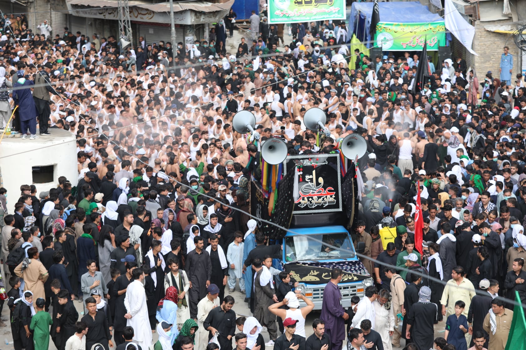 ملک بھر میں یومِ عاشور عقیدت و احترام سے منایا گیا+ تصاویر ملک بھر میں یومِ عاشور عقیدت و احترام سے منایا گیا+ تصاویر