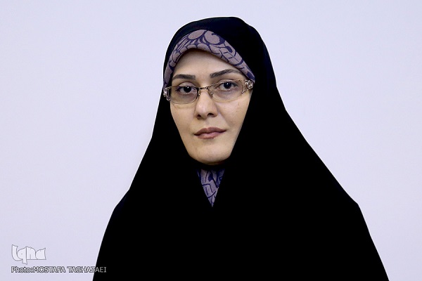 قرآنی خطاطی وحدت کا عامل ہے / &laquo;قرآن و حافظ&raquo; نمایش میں تین فن پارے