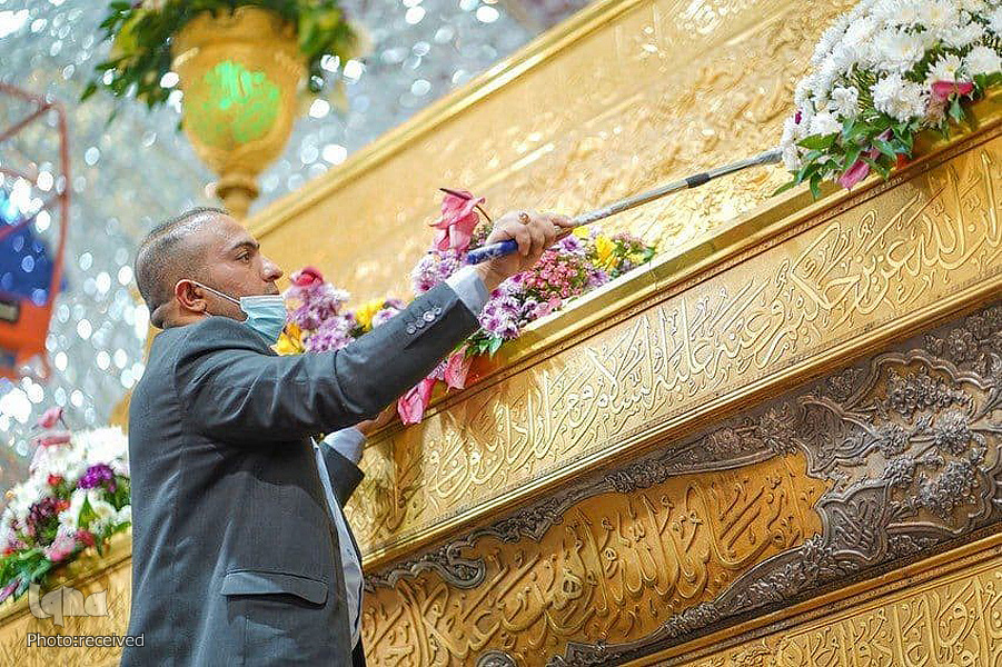 کربلا- حرم مطهر امام حسین(ع) کی پھولوں سے سجاوٹ