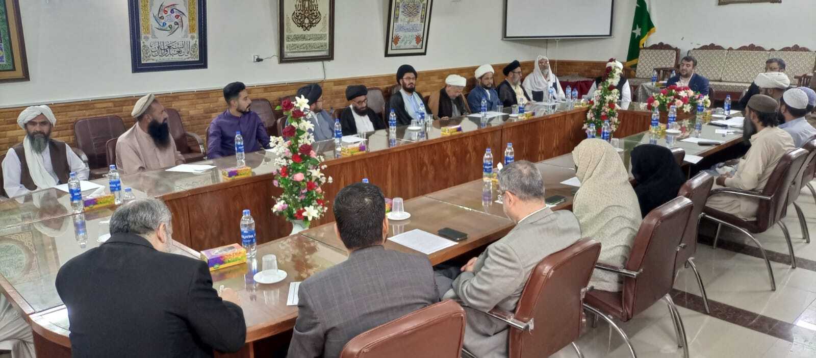 علما ہدایت و رہنمائی کے علاوہ عوام کی اقتصادی مشکلات پر بھی توجہ دیں۔ ڈاکٹر حسین روزبہ کی علما نشست سے خطاب