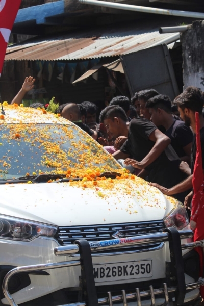 مغربی بنگال میں نمائندہ ولی فقیہ کا عظیم استقبال+ تصویریں