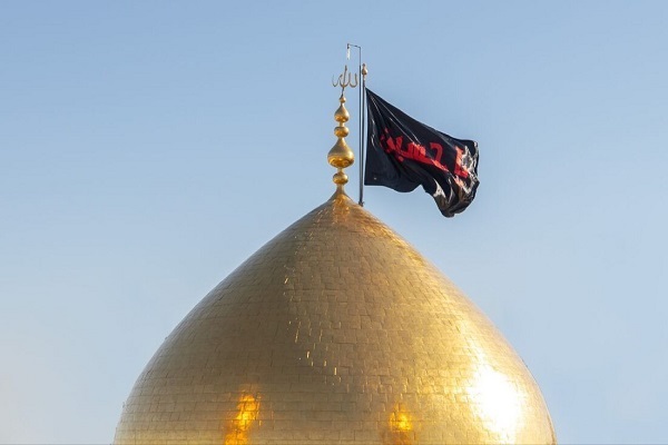 مقدس مقامات پر عزائیہ پرچم لہرانے کے کچھ مناظر