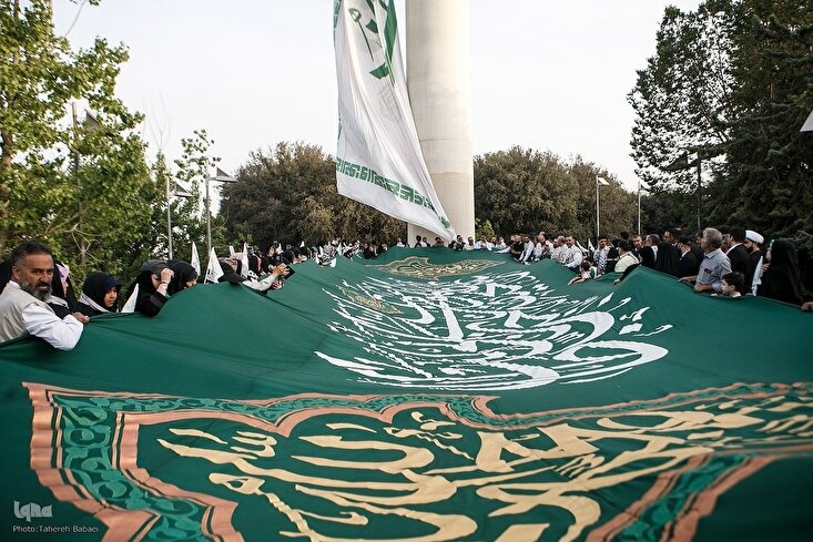 تقریب؛ تھران میں حرم علوی کا غدیری پرچم نصب