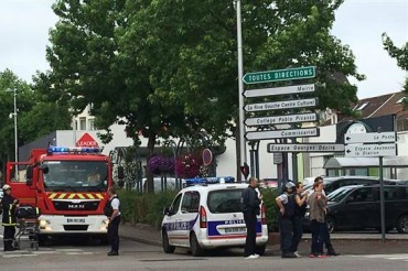 法国教堂发生人质劫持事件酿3人死 法国教堂发生人质劫持事件酿3人死