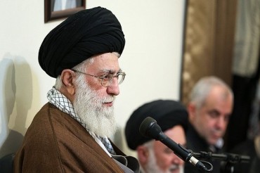 伊斯兰革命领袖会见朝觐事务负责人及工作人员并发表讲话