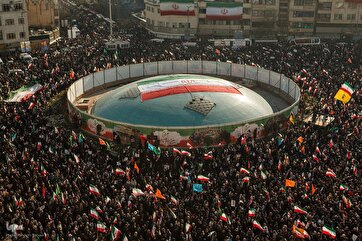 德黑兰举行民族团结集会