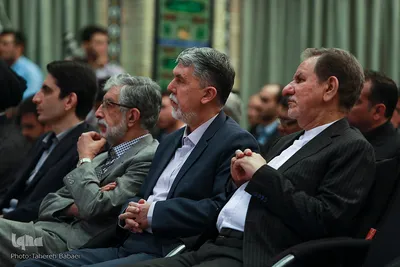 از راست اسحاق جهانگیری، معاون اول رئیس جمهور، سیدعباس صالحی، وزیر فرهنگ و ارشاد اسلامی و غلامعلی حدادعادل در اختتامیه پنجمین دوره جایزه جهانی اربعین