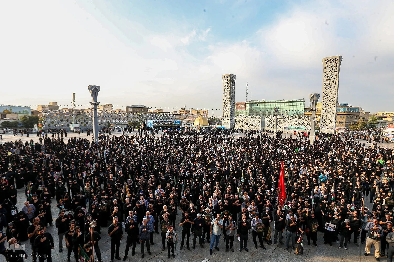 تقرير مصور | الإيرانيون يحاكون مسيرة الأربعين في أنحاء البلاد