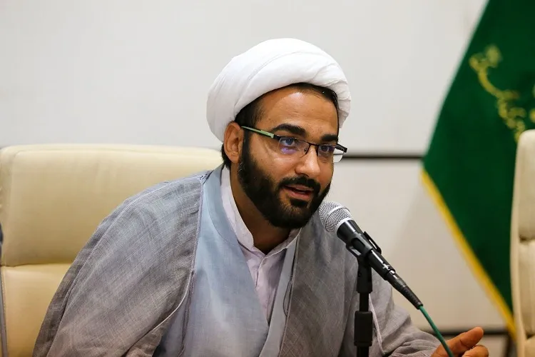 از برپایی محافل قرآنی ویژه تا تجلیل از بانوان موفق فارس در حرم شاهچراغ(ع)