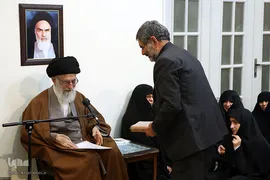 دیدارجمعی‌ازخانواده‌های‌شهدای مدافع‌حرم با رهبرانقلاب