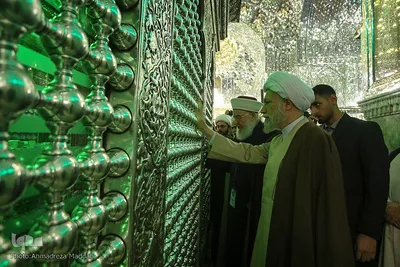 گلباران قبور شهدای حرم مطهر