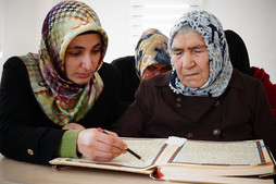 74 Yaşında Kur’an-ı Kerim okumayı öğrendi