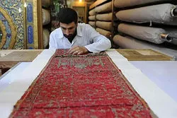 Die Teppich-Sektion im Al-Kafeel Museum, modernste Techniken bei der Lagerung ihrer wertvollen Teppiche