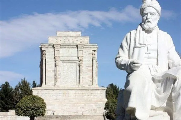 نگذاشتم قبر فردوسی را در توس خراب کنند!