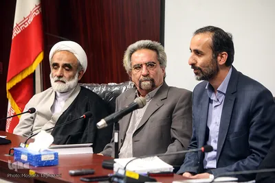نقد و بررسی کتاب درآمدی به تاریخ فلسفه اسلامی
