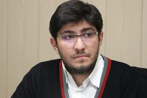 هنر بازاری، غنای لازم علمی را ندارد