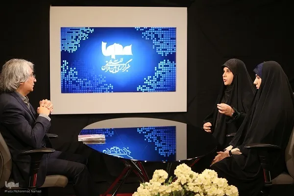 آثار ادبی «انقلاب» و «دفاع مقدس» زیرشاخه ادبیات مقاومتند + فیلم