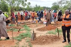 Niger : le président du conseil de la ville de Niamy visite le cimetière des musulmans