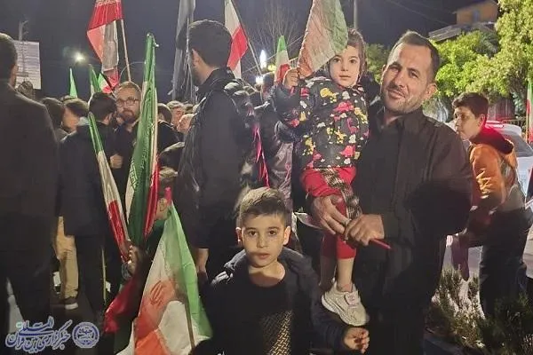 سوگواری دانش آموزان بابلسری در چهلم شهادت دانش آموزان میناب