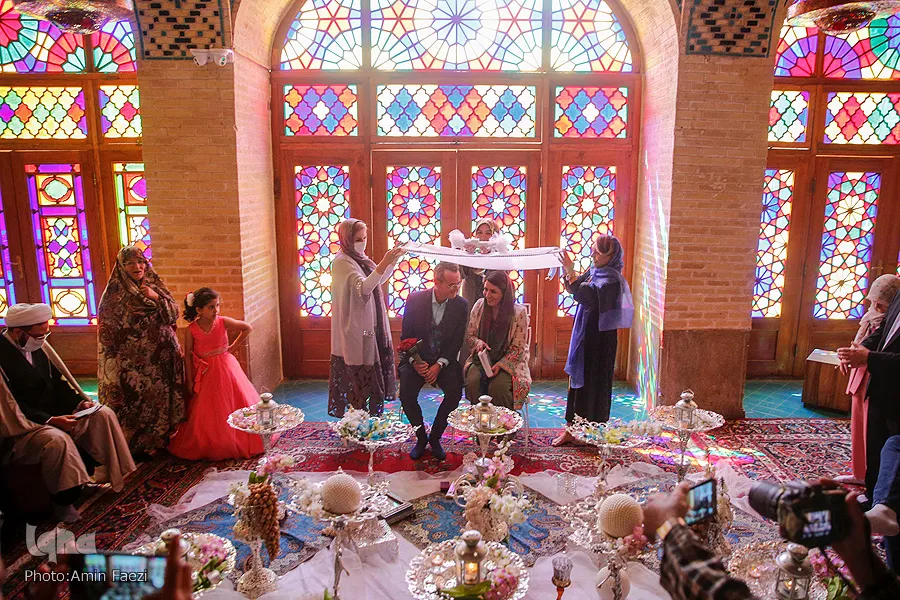 حفل زفاف مسلم ألماني جديد في المسجد الوردي بإیران