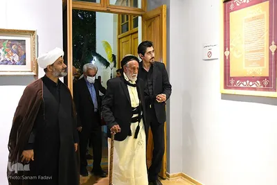 آیین گشایش نمایشگاه سرخ‌نگار در اصفهان‎‎