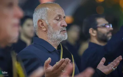 آئین لاله گردانی شام غریبان در حرم شاهچراغ(ع)