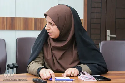 فاطمه السادات منشوری مشاور امور بانوان مدیرکل کمیته امداد امام خمینی(ره) استان در  نشست تخصصی «نقش و جایگاه زنان در پیشبرد اهداف انقلاب اسلامی»