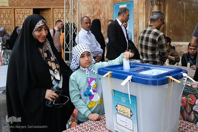 حماسه مشارکت نصف جهان در میدان نقش جهان